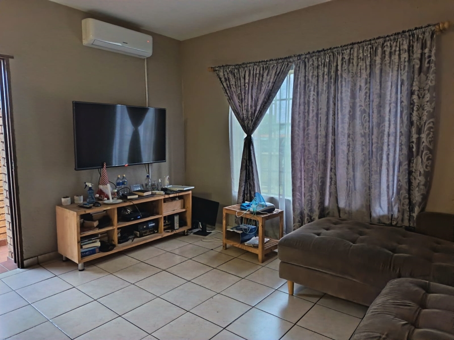2 Bedroom Property for Sale in Waterval East North West